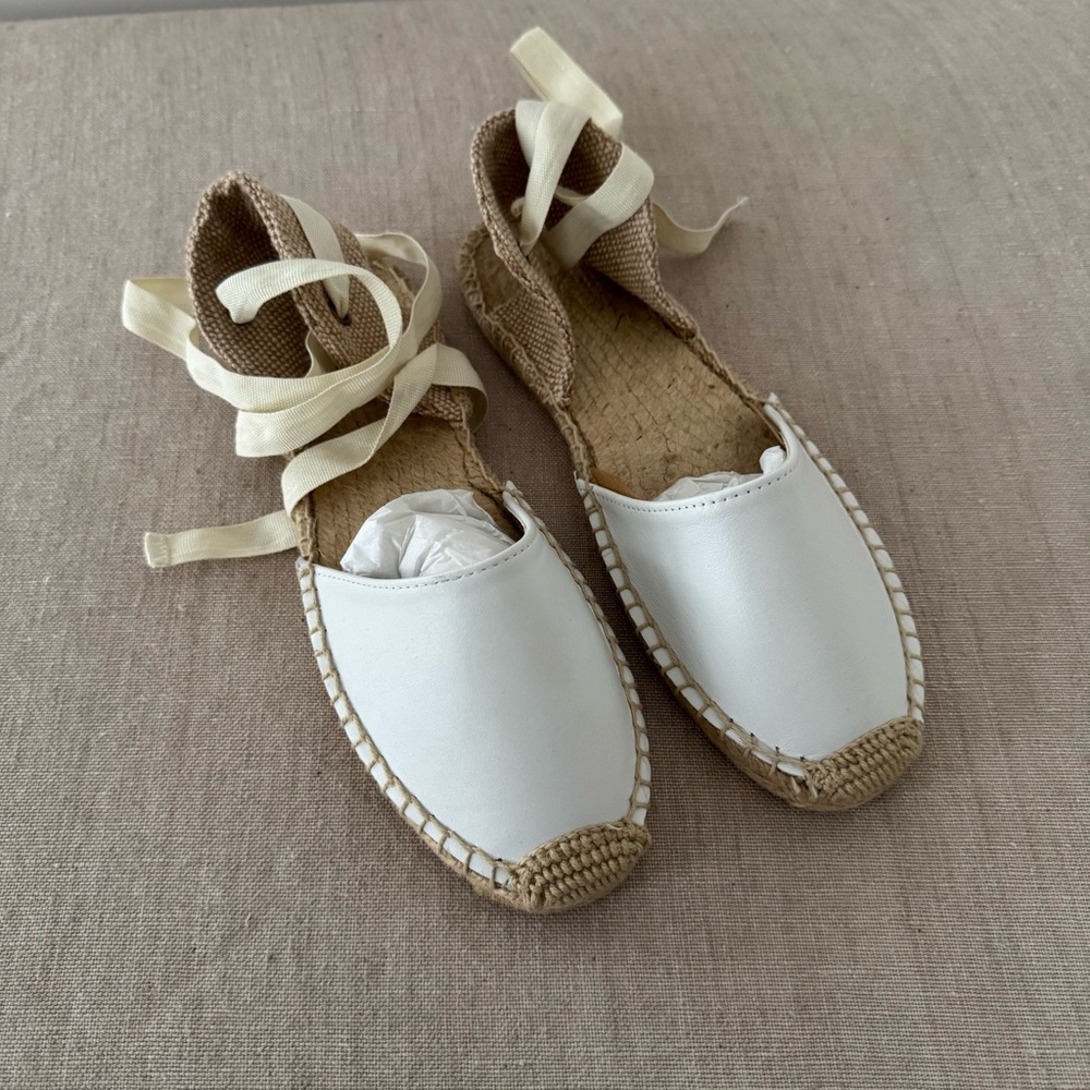 NIB Soludos White and Tan Espadrille Flats SZ 6